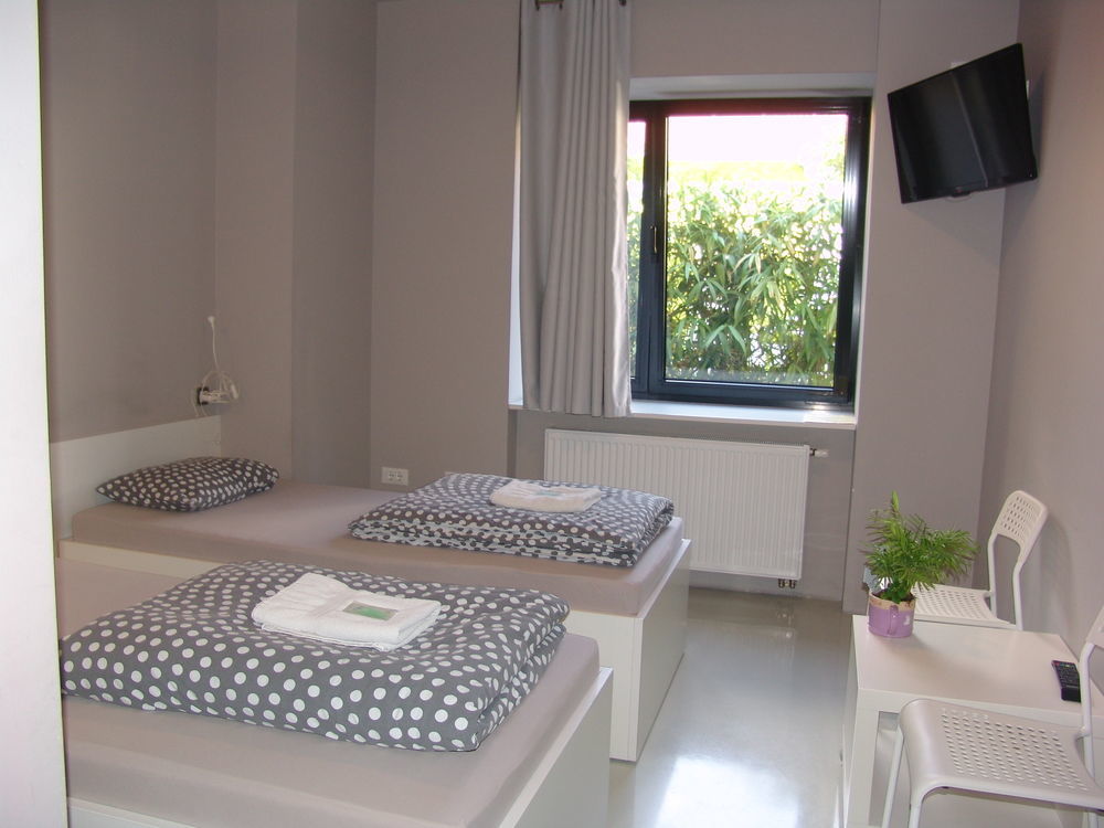 Private Rooms At Hostel63 زغرب المظهر الخارجي الصورة